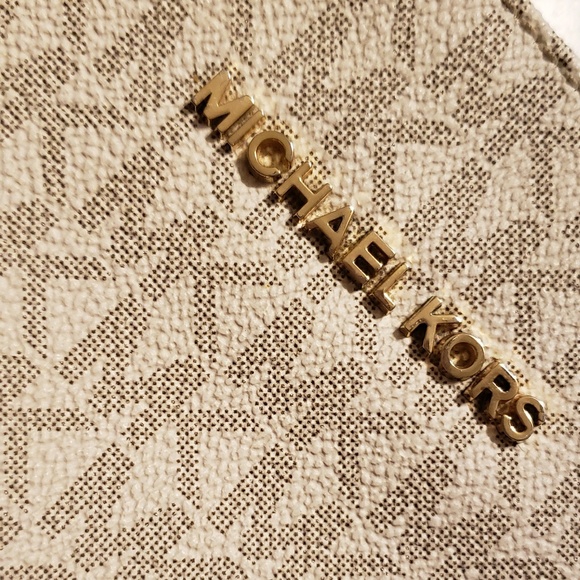 Michael Kors Jet Set Travel Large Logo Messenger - Picture 5 of 5